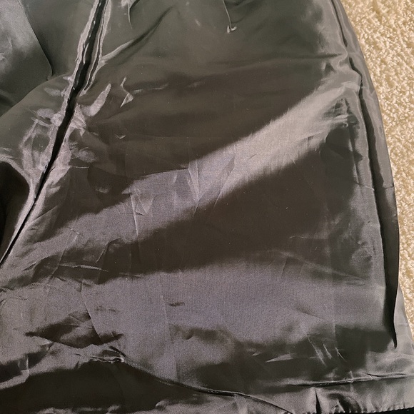 NWT Velvet short - Picture 6 of 10